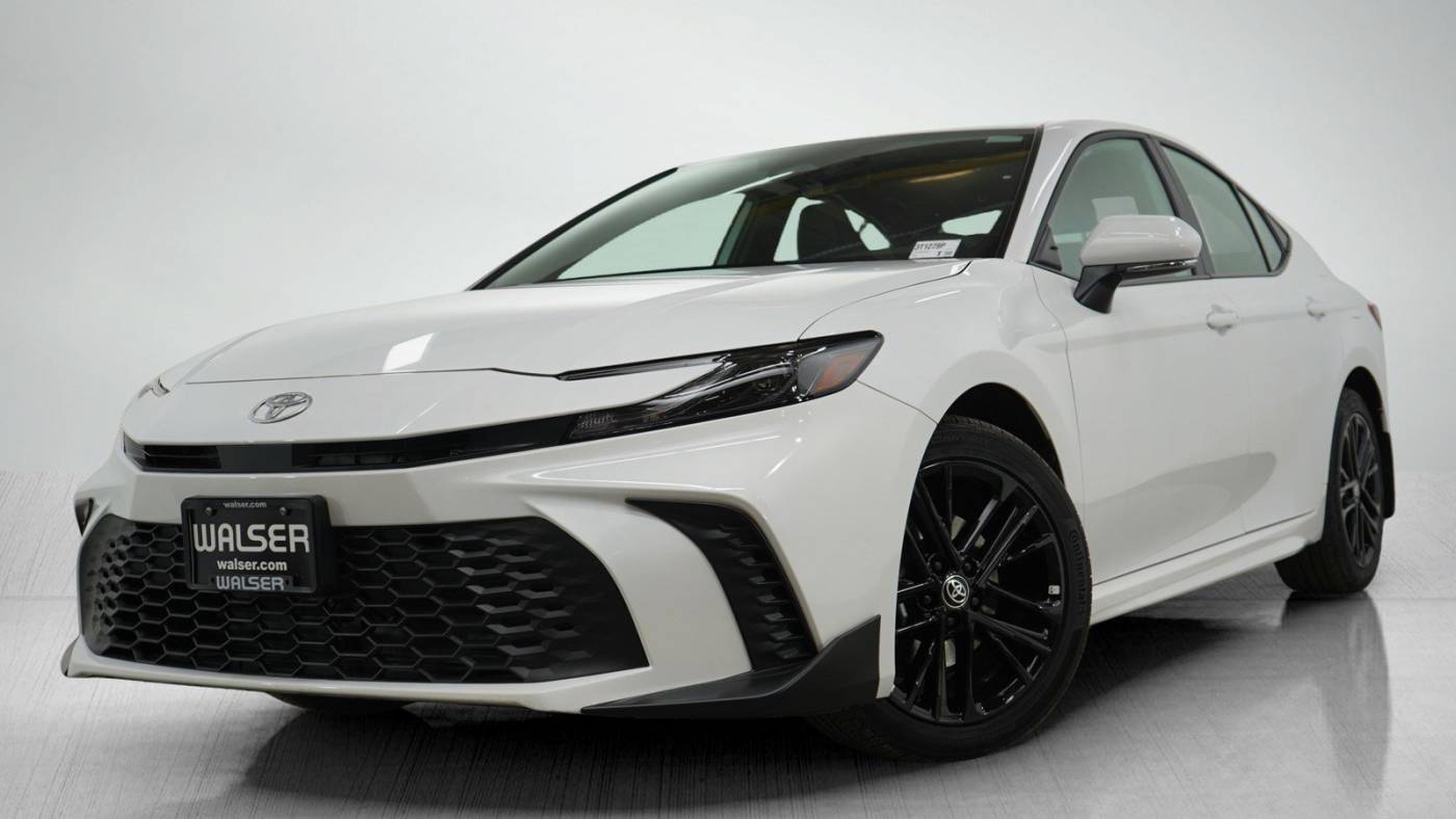 2025 Toyota Camry SE — Sedan — 4,471 mi — Bloomington, MN