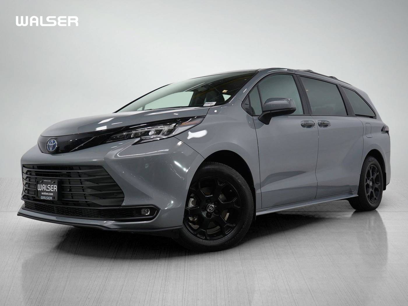 2025 Toyota Sienna Woodland Edition — Minivan — 7,774 mi — Bloomington, MN