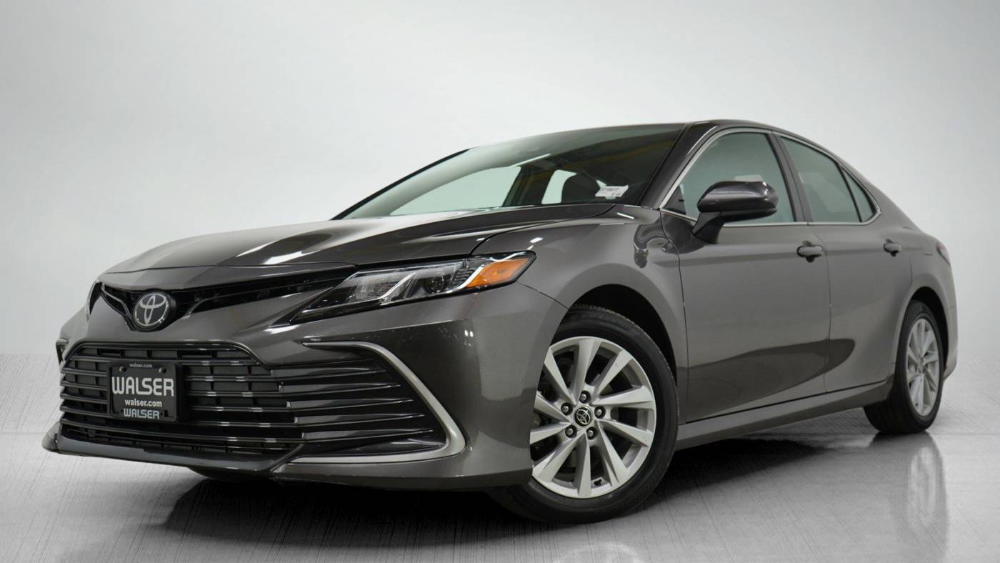 2022 Toyota Camry LE — Sedan — 25,565 mi — Bloomington, MN