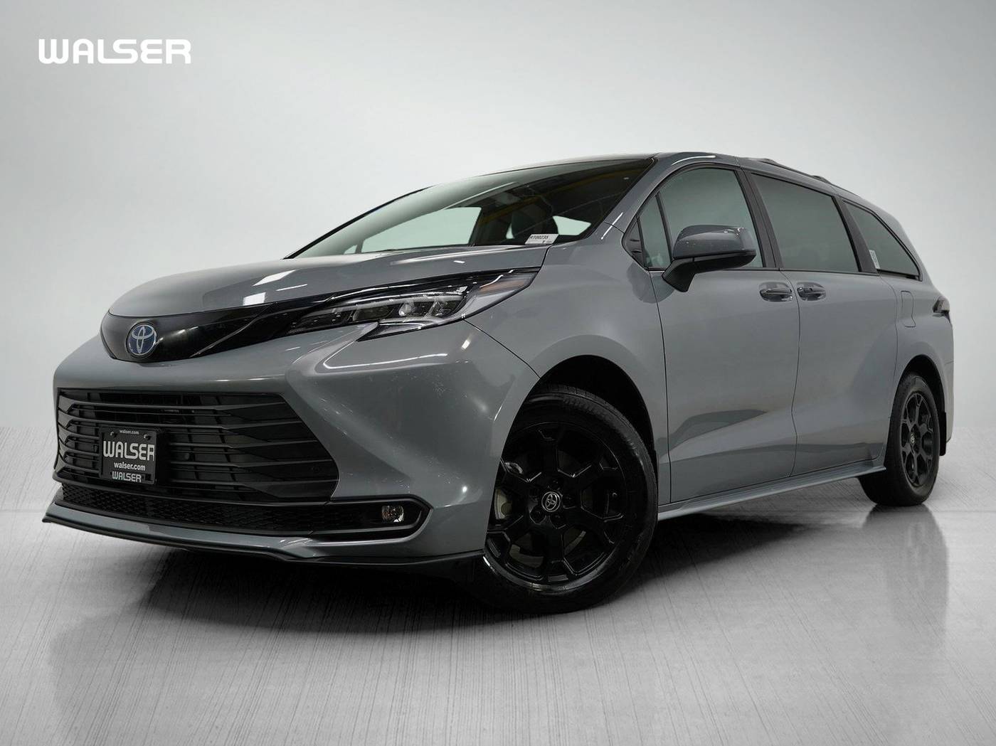 2025 Toyota Sienna Woodland Edition — Minivan — 9,134 mi — Bloomington, MN