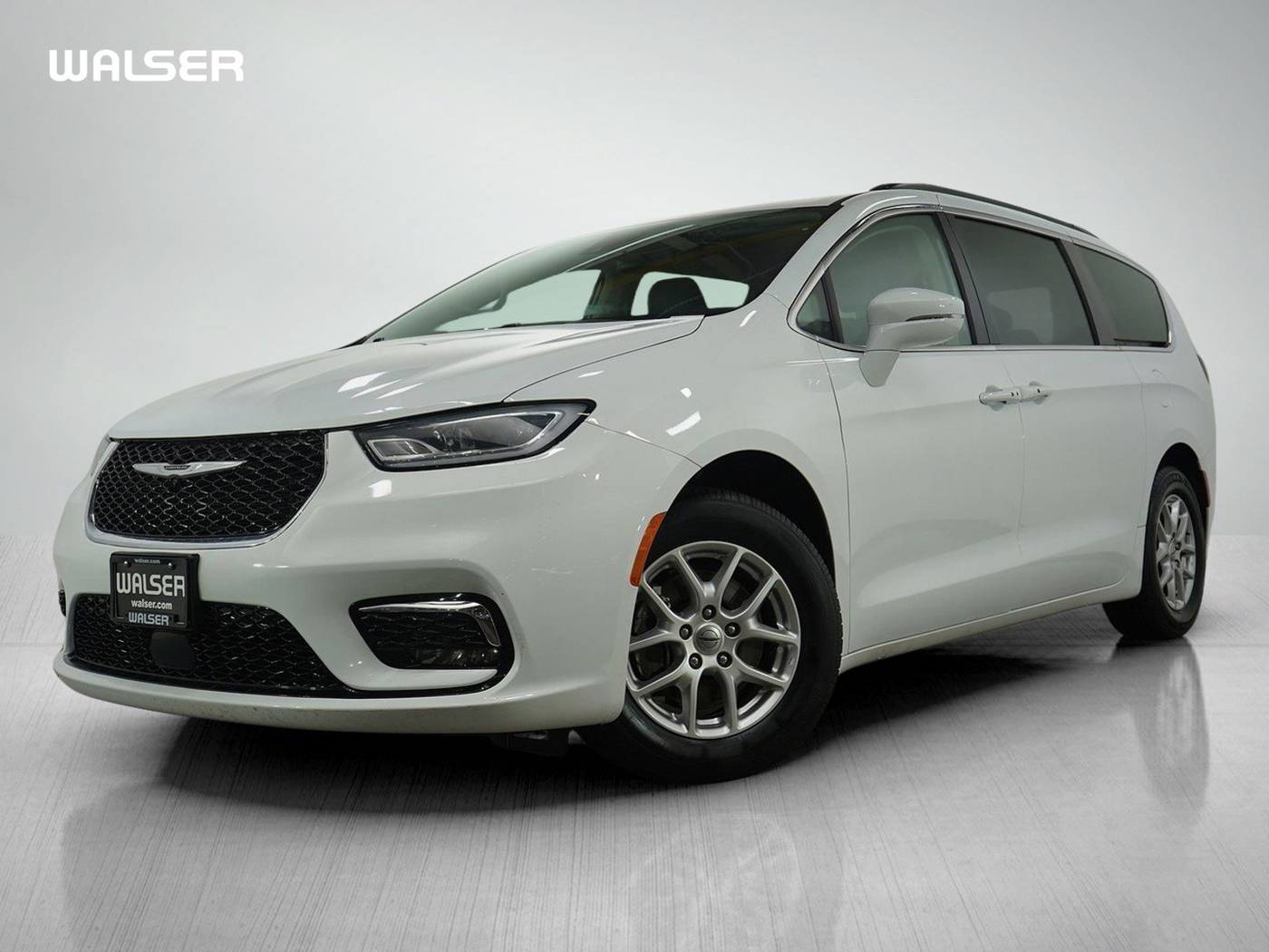 2022 Chrysler Pacifica Touring L — Minivan — 76,808 mi — Bloomington, MN