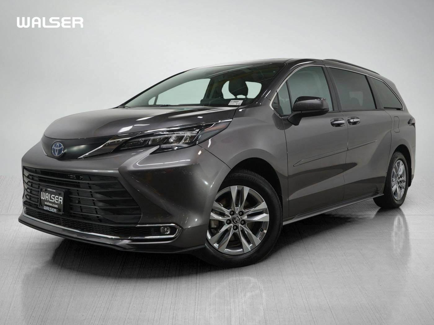 2024 Toyota Sienna XLE — Minivan — 8,577 mi — Bloomington, MN