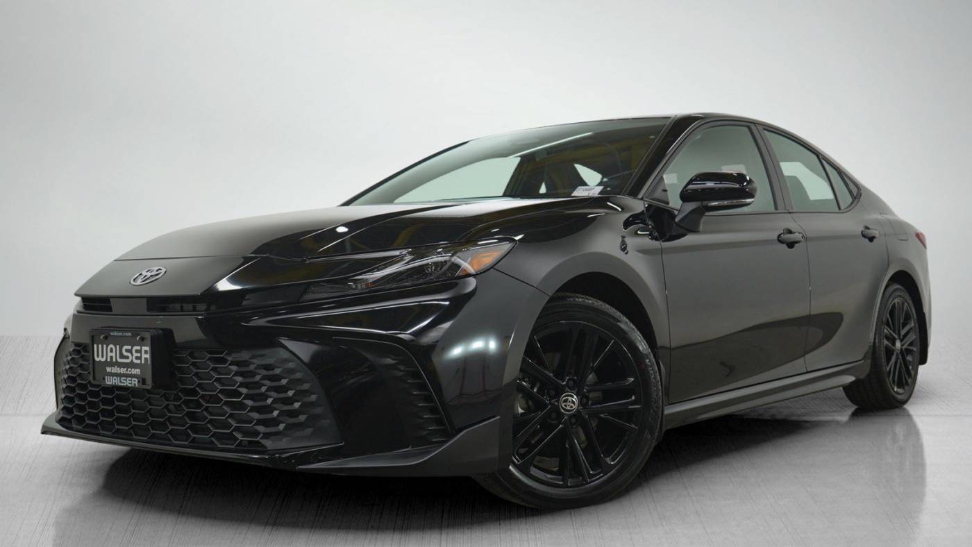 2025 Toyota Camry SE — Sedan — 8,430 mi — Bloomington, MN