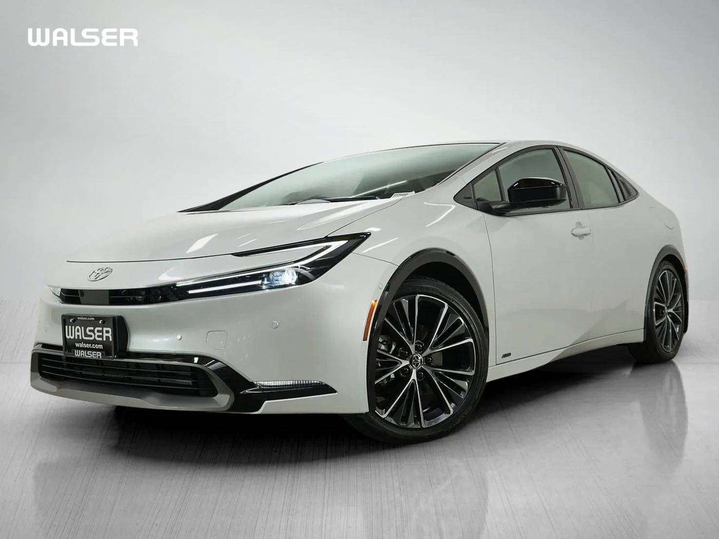 2025 Toyota Prius Limited — Hatchback — 9,632 mi — Bloomington, MN