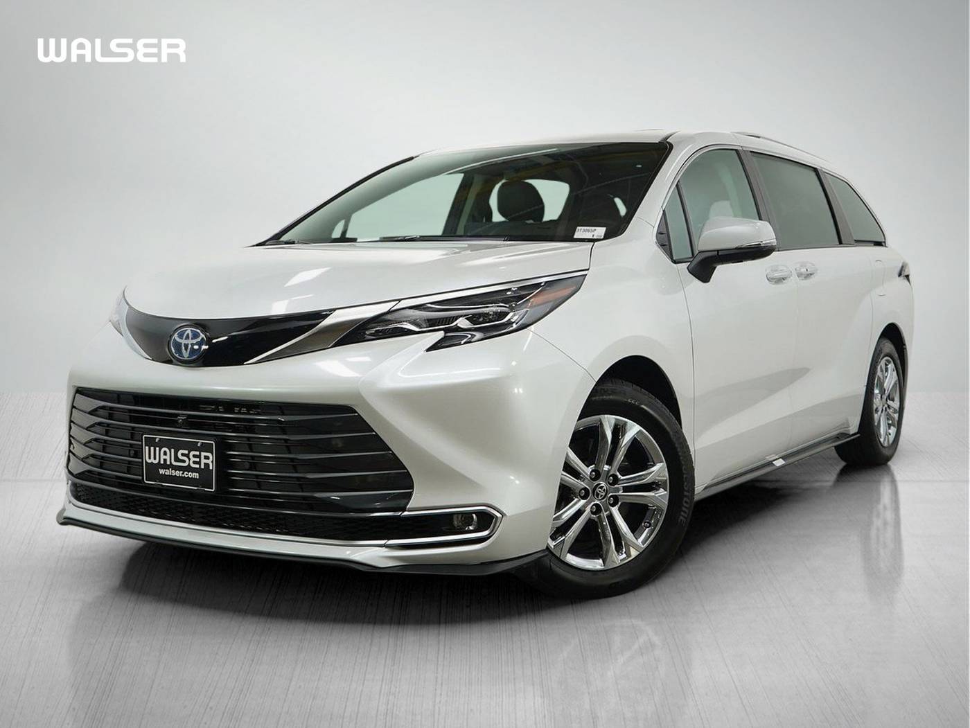 2024 Toyota Sienna Platinum — Minivan — 11,426 mi — Bloomington, MN
