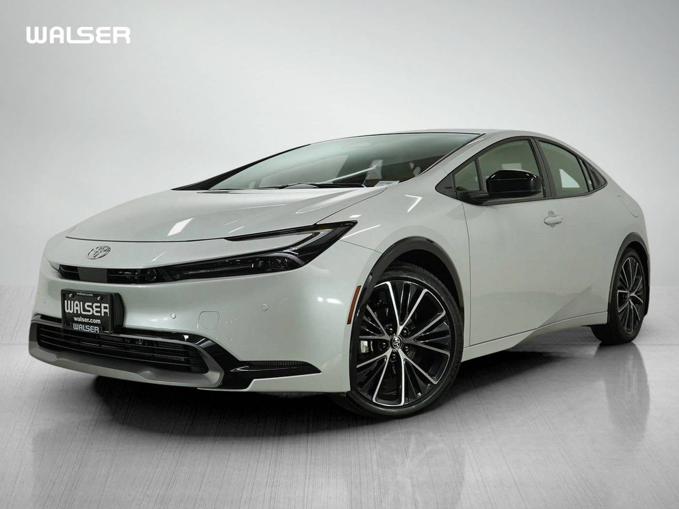 2025 Toyota Prius Limited — Hatchback — 7,658 mi — Bloomington, MN