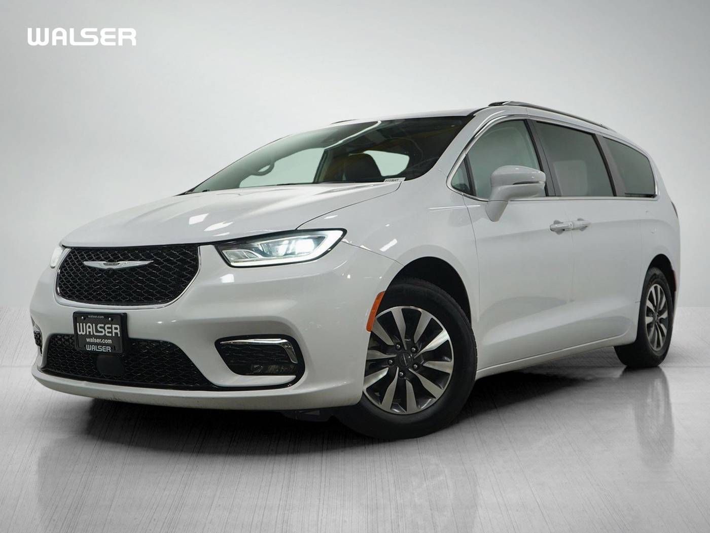 2021 Chrysler Pacifica Touring L — Minivan — 97,455 mi — Bloomington, MN