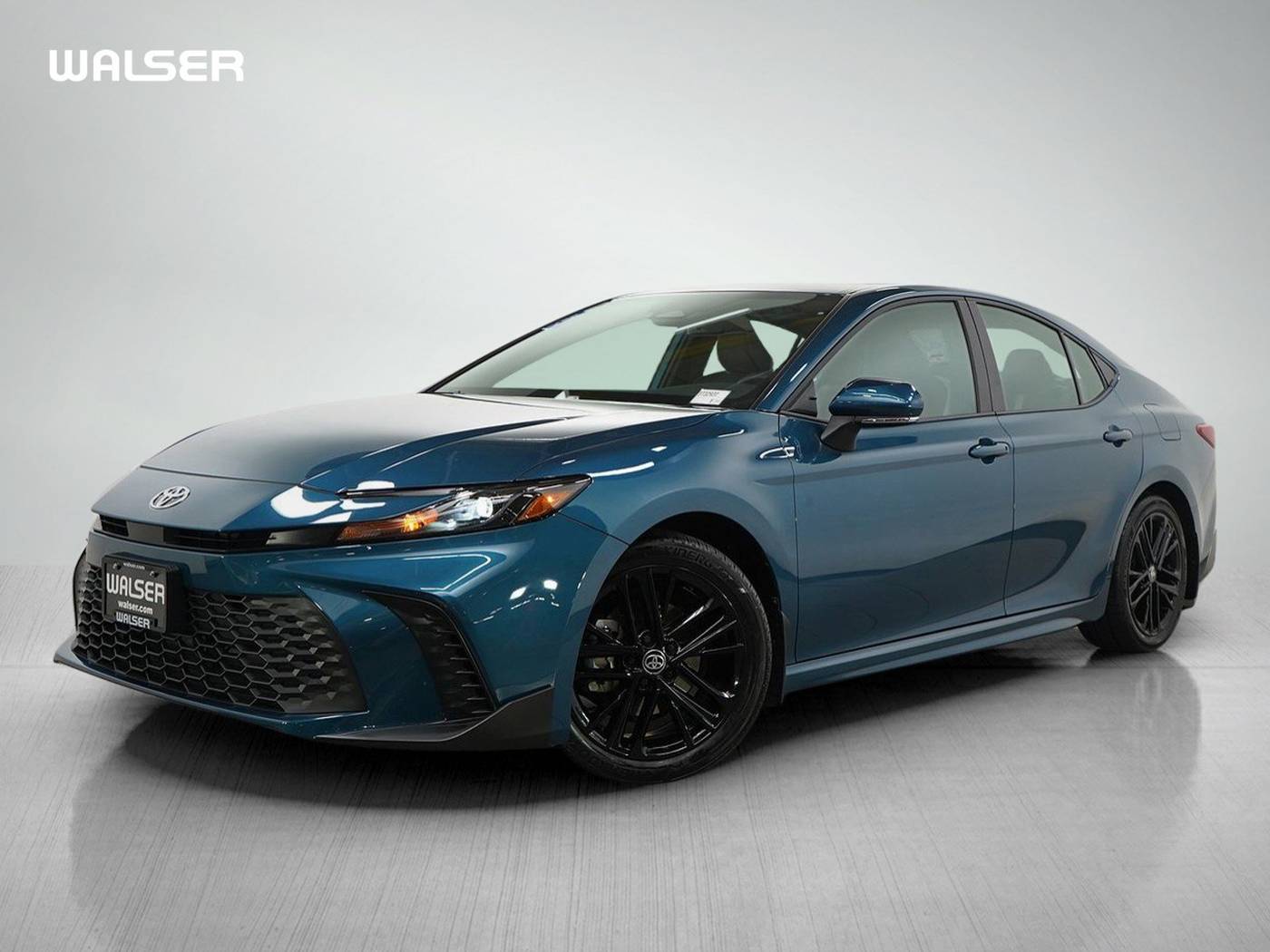 2025 Toyota Camry Hybrid SE — Sedan — 5,130 mi — Bloomington, MN
