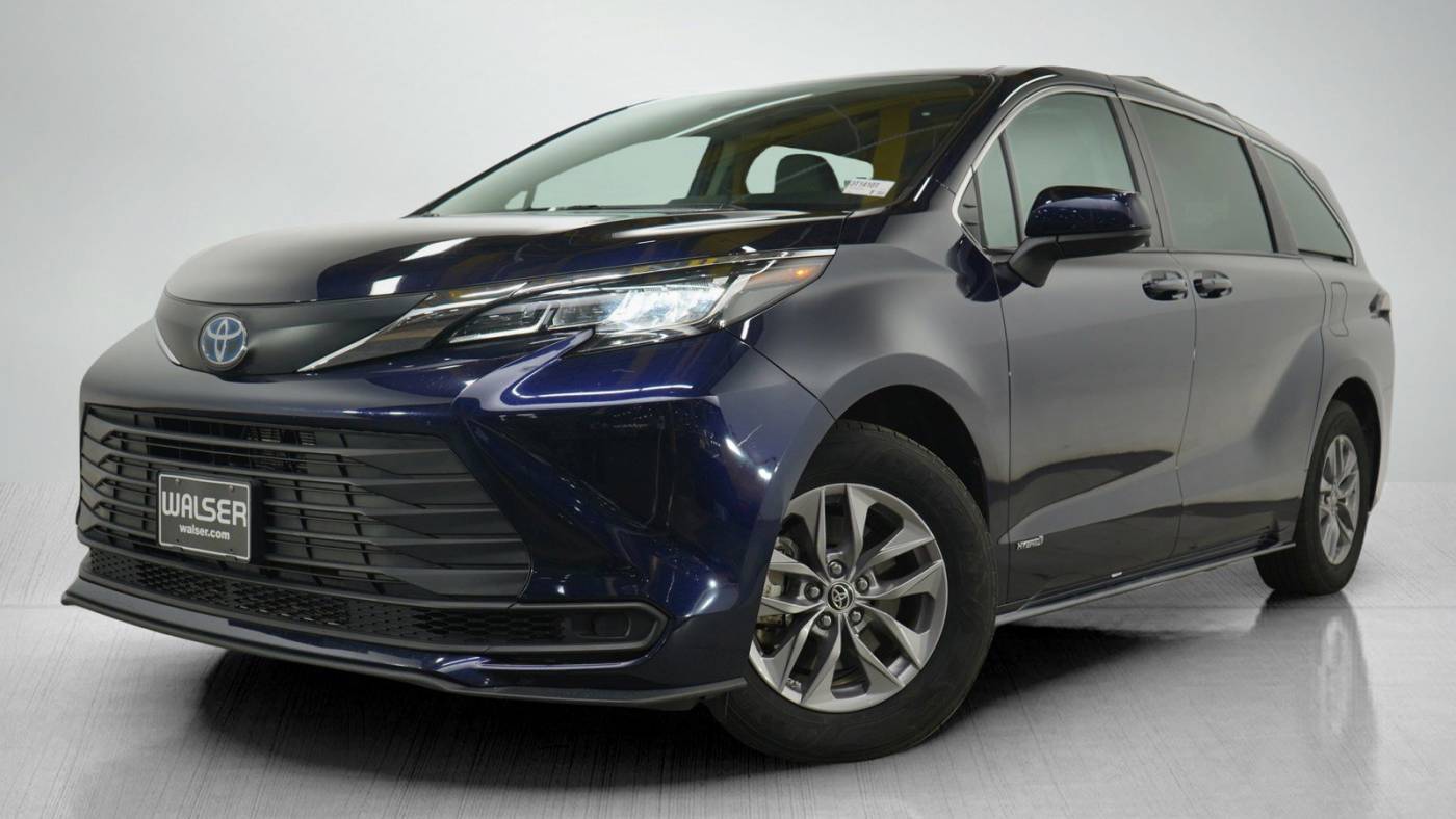 2021 Toyota Sienna LE — Minivan — 70,571 mi — Bloomington, MN