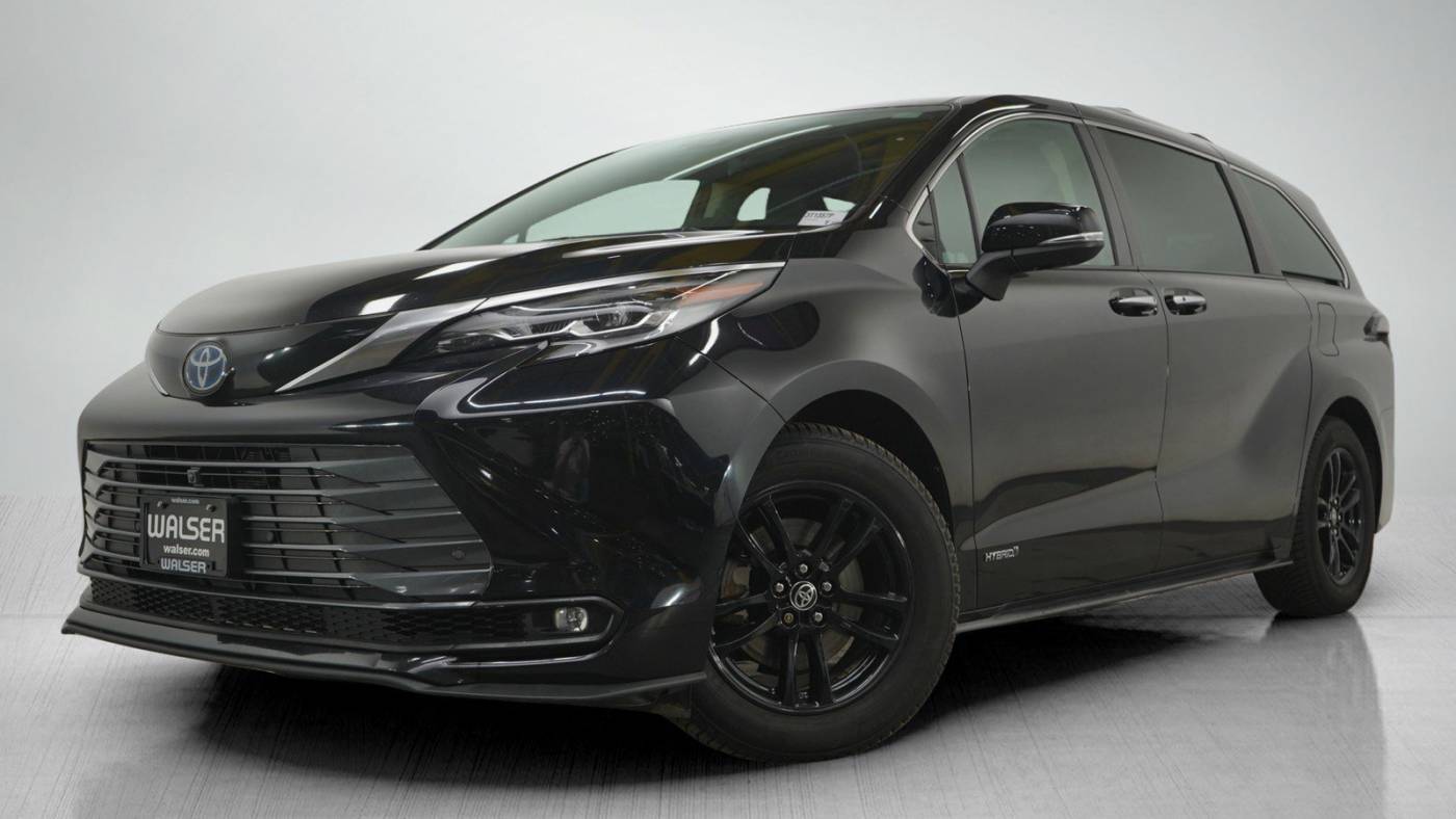 2021 Toyota Sienna Platinum — Minivan — 66,348 mi — Bloomington, MN