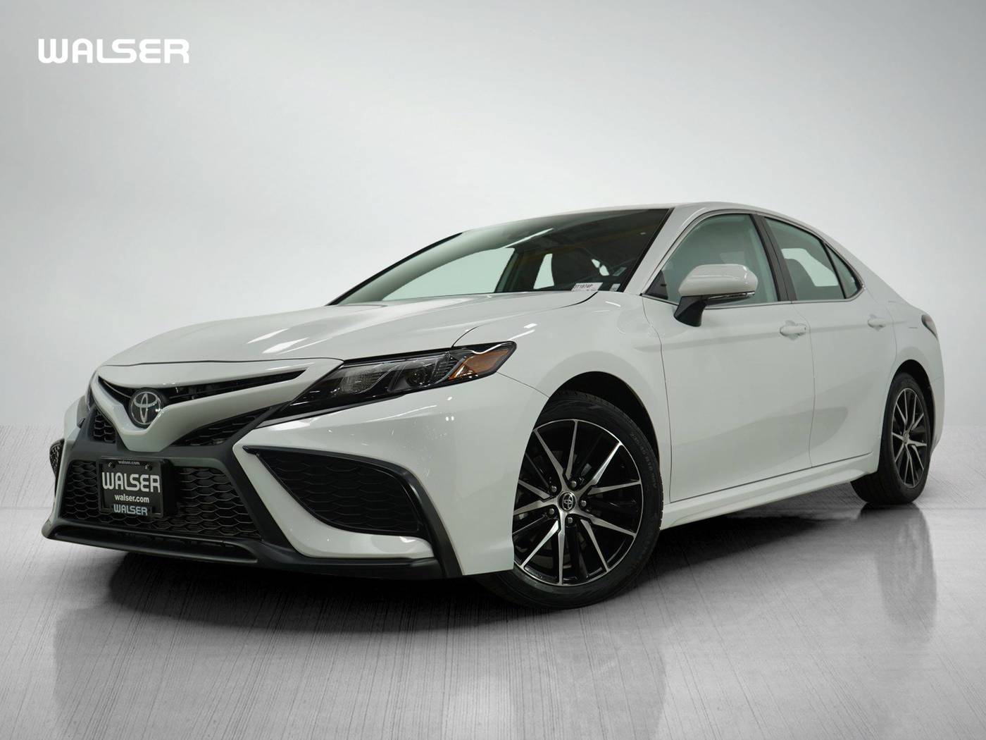 2024 Toyota Camry SE — Sedan — 23,694 mi — Bloomington, MN
