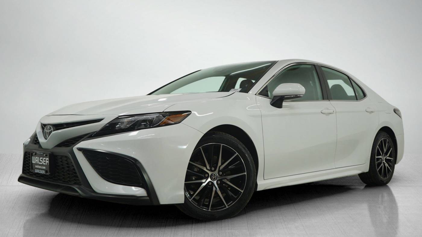 2024 Toyota Camry SE — Sedan — 21,075 mi — Bloomington, MN