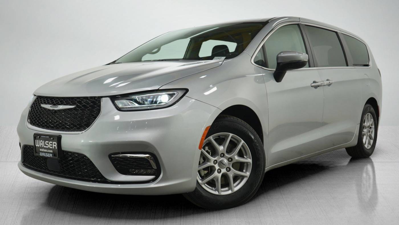 2023 Chrysler Pacifica Touring L — Minivan — 72,730 mi — Bloomington, MN