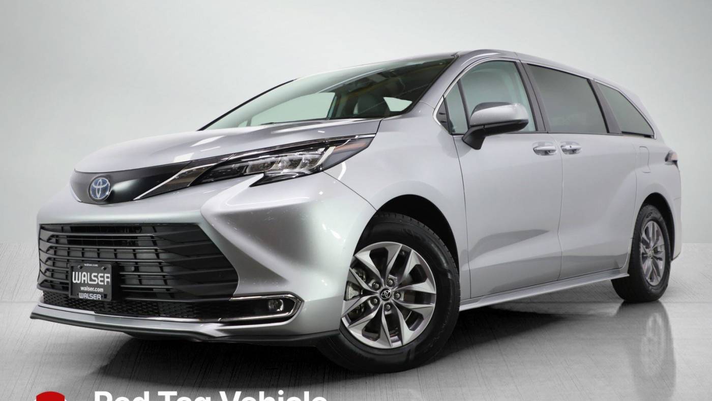 2022 Toyota Sienna XLE — Minivan — 41,887 mi — Bloomington, MN