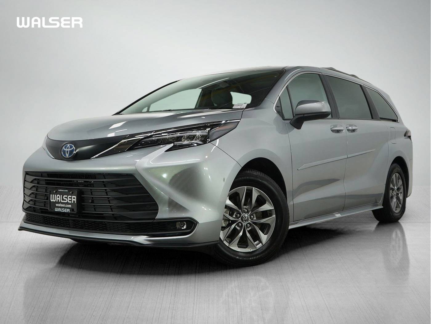 2025 Toyota Sienna XLE — Minivan — 5,045 mi — Bloomington, MN