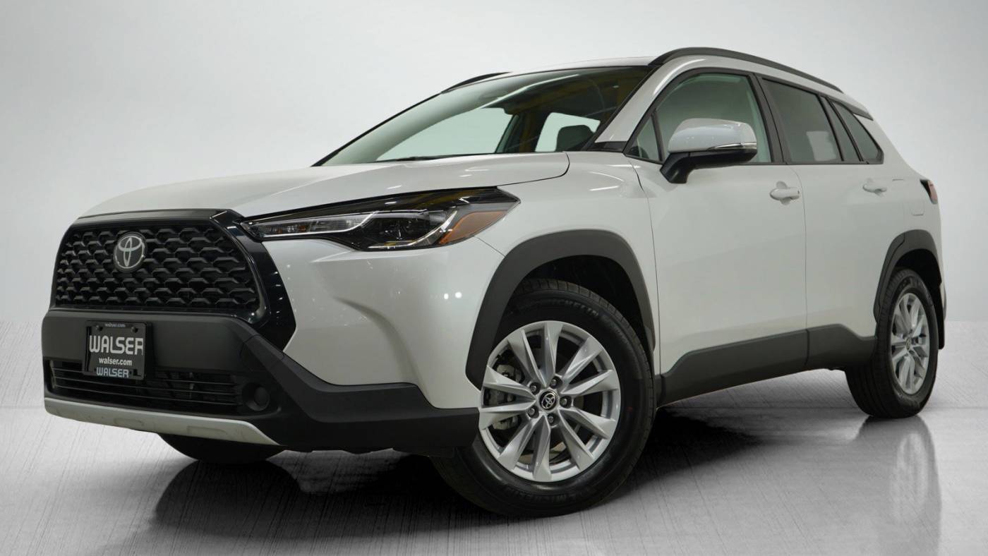 2024 Toyota Corolla Cross LE — SUV — 4,485 mi — Bloomington, MN
