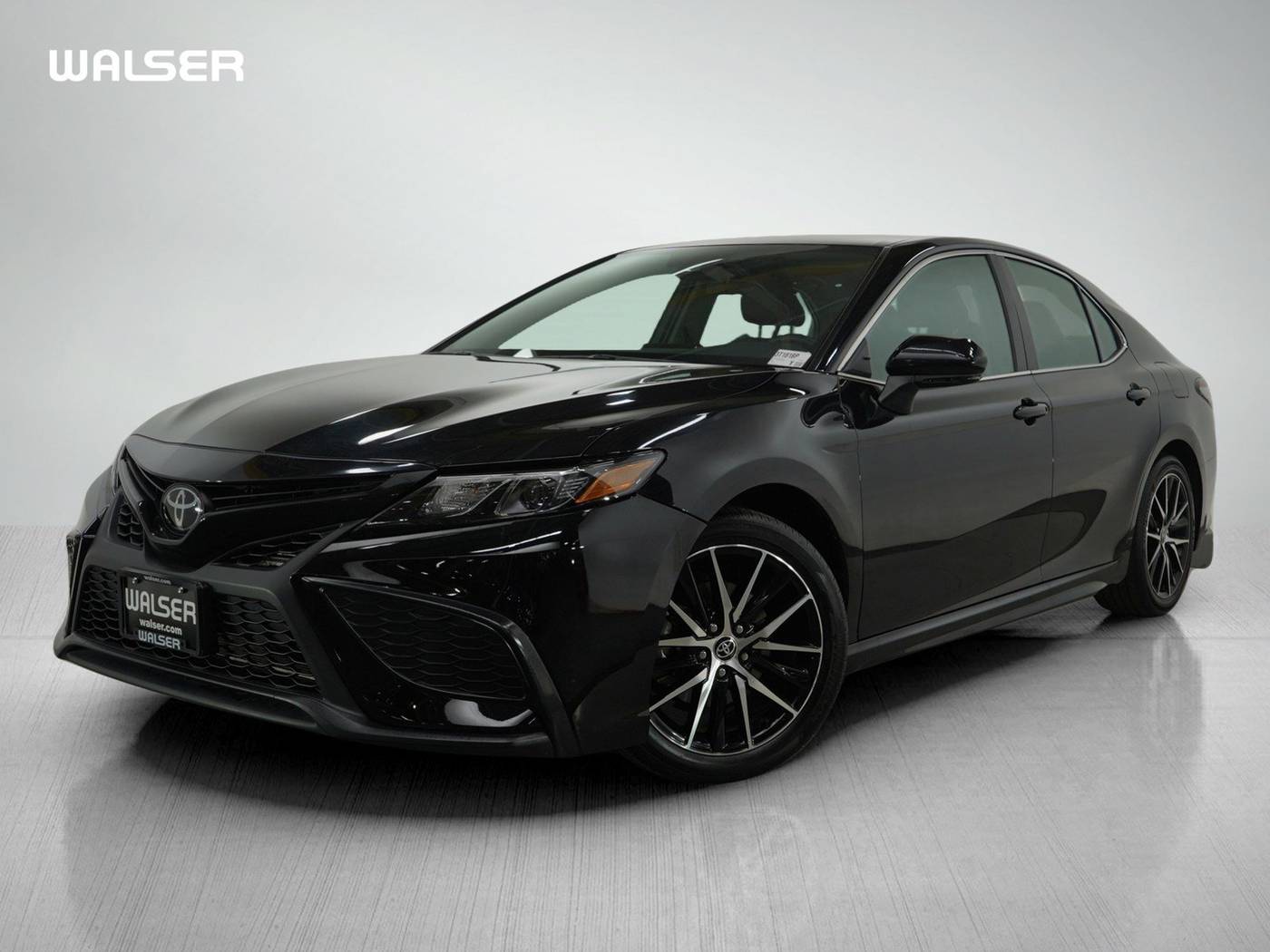 2024 Toyota Camry SE — Sedan — 22,770 mi — Bloomington, MN