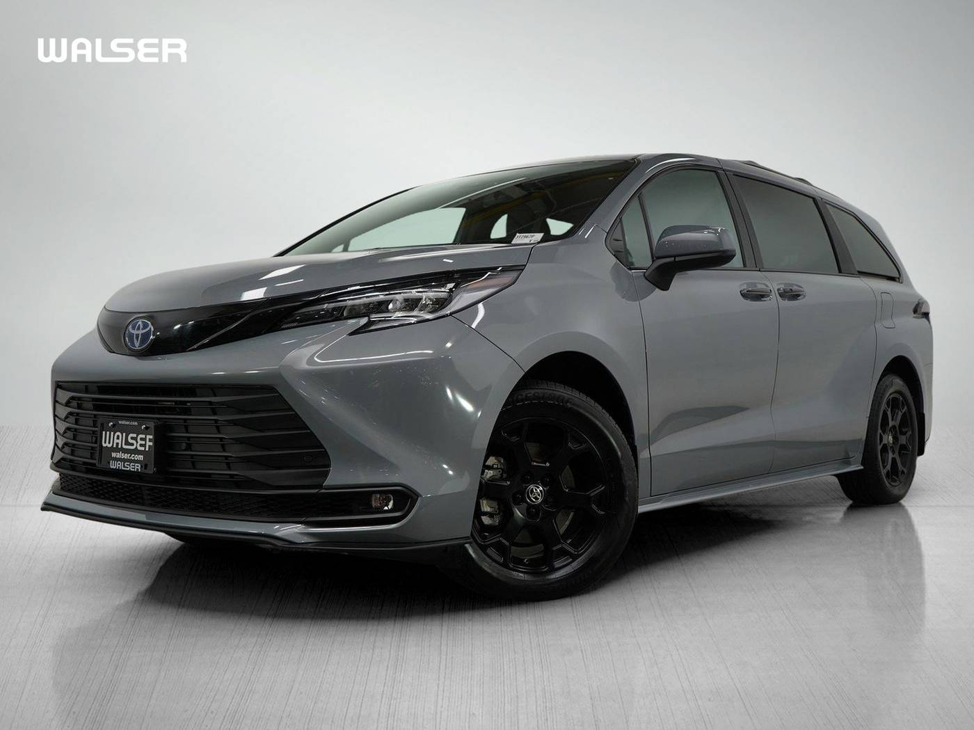 2025 Toyota Sienna Woodland Edition — Minivan — 9,912 mi — Bloomington, MN