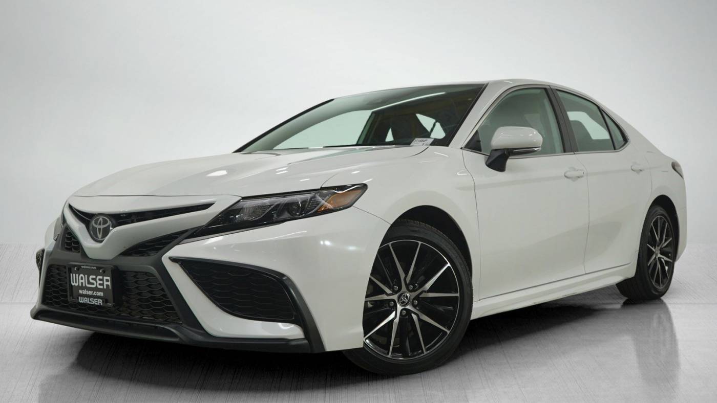 2024 Toyota Camry SE — Sedan — 23,354 mi — Bloomington, MN