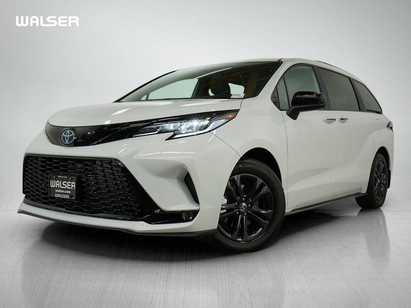 2025 Toyota Sienna XSE — Minivan — 3,301 mi — Bloomington, MN