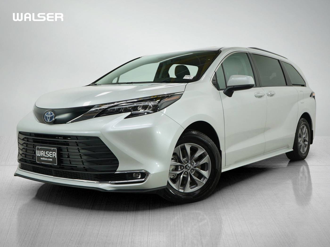 2024 Toyota Sienna XLE — Minivan — 4,549 mi — Bloomington, MN