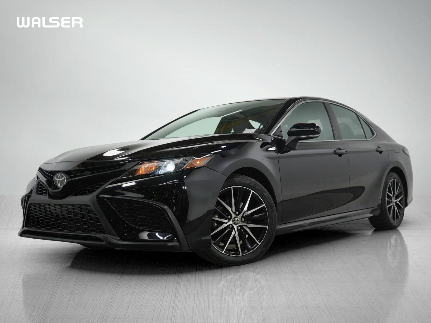 2024 Toyota Camry SE — Sedan — 28,058 mi — Bloomington, MN
