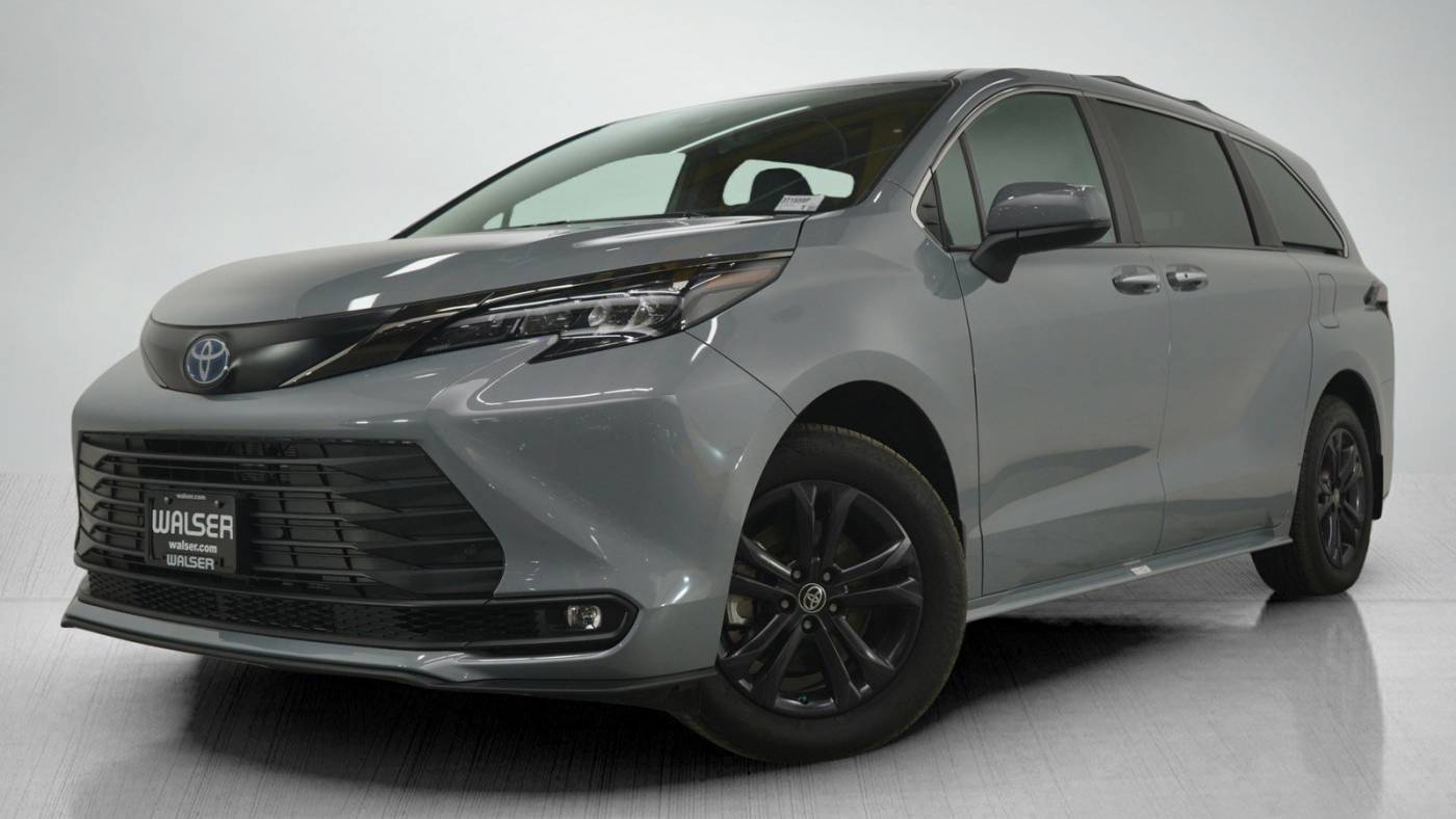 2024 Toyota Sienna Woodland Edition — Minivan — 4,335 mi — Bloomington, MN