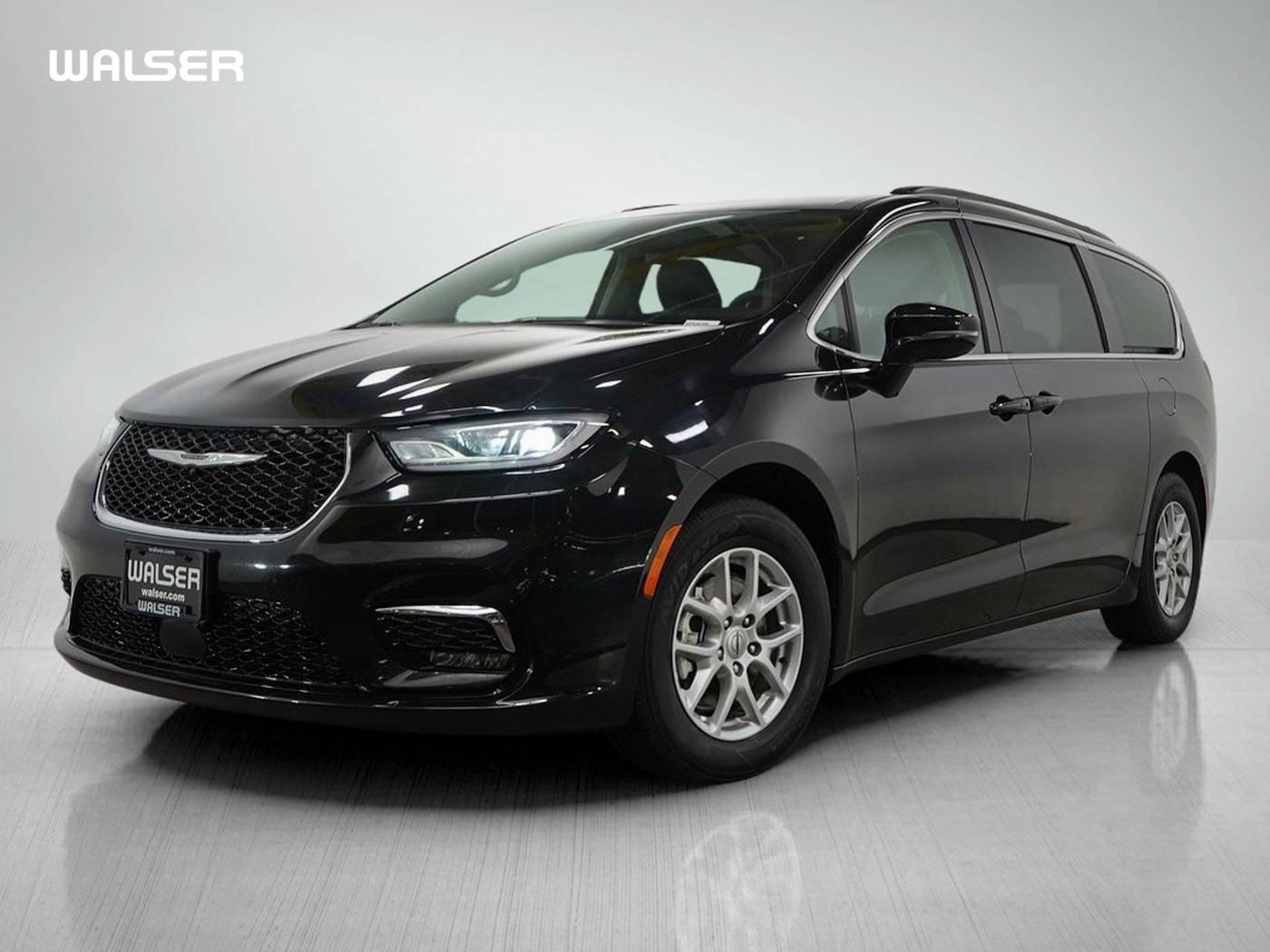 2022 Chrysler Pacifica Touring L — Minivan — 70,981 mi — Bloomington, MN