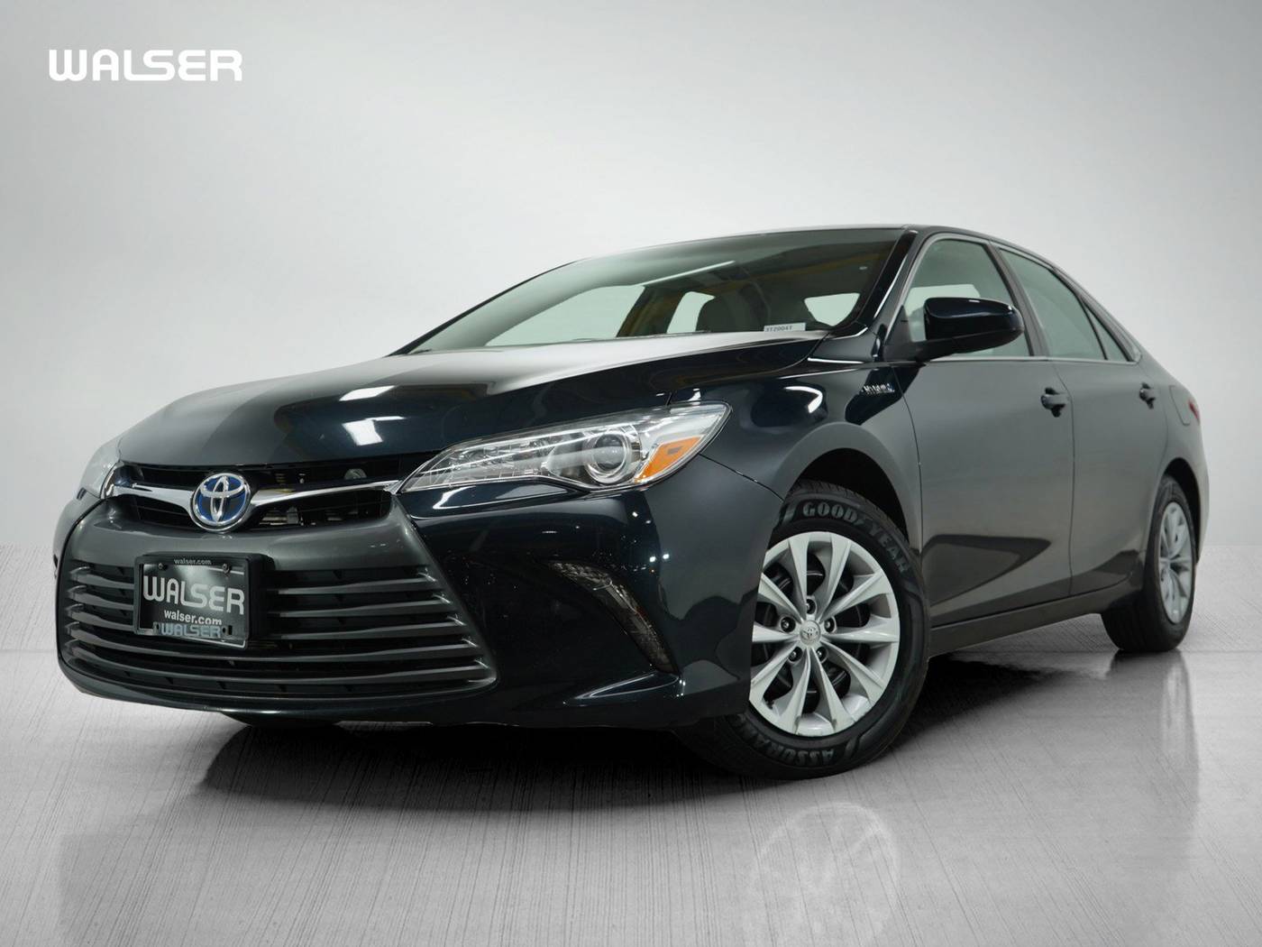 2016 Toyota Camry Hybrid LE — Sedan — 70,991 mi — Bloomington, MN
