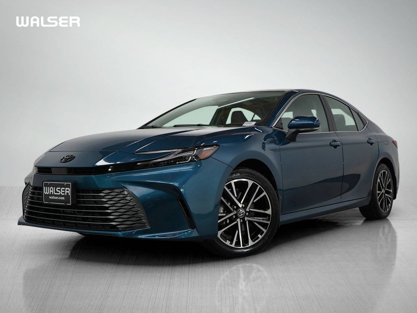 2025 Toyota Camry Hybrid XLE — Sedan — 6,750 mi — Bloomington, MN