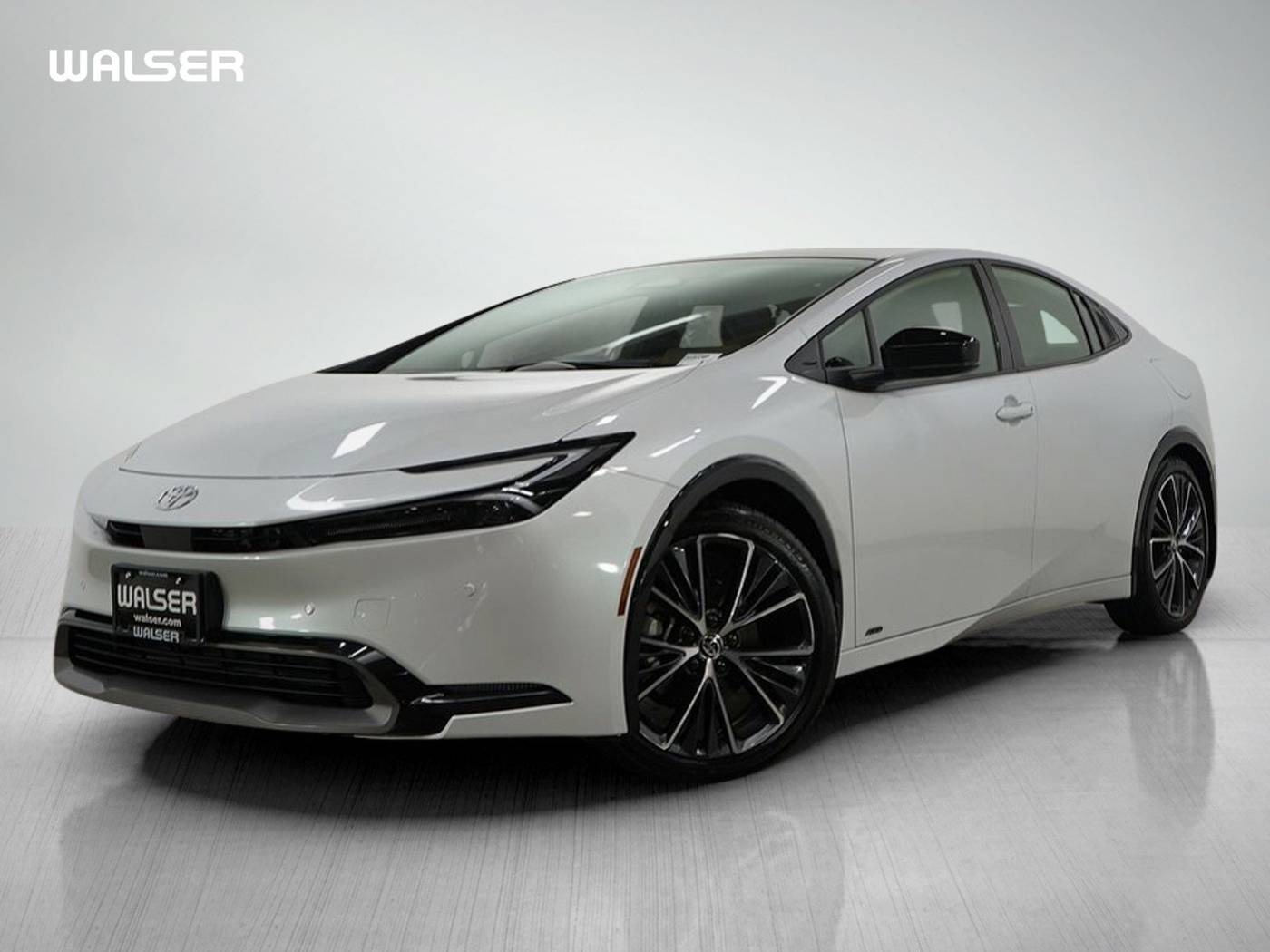 2025 Toyota Prius Limited — Hatchback — 10,080 mi — Bloomington, MN