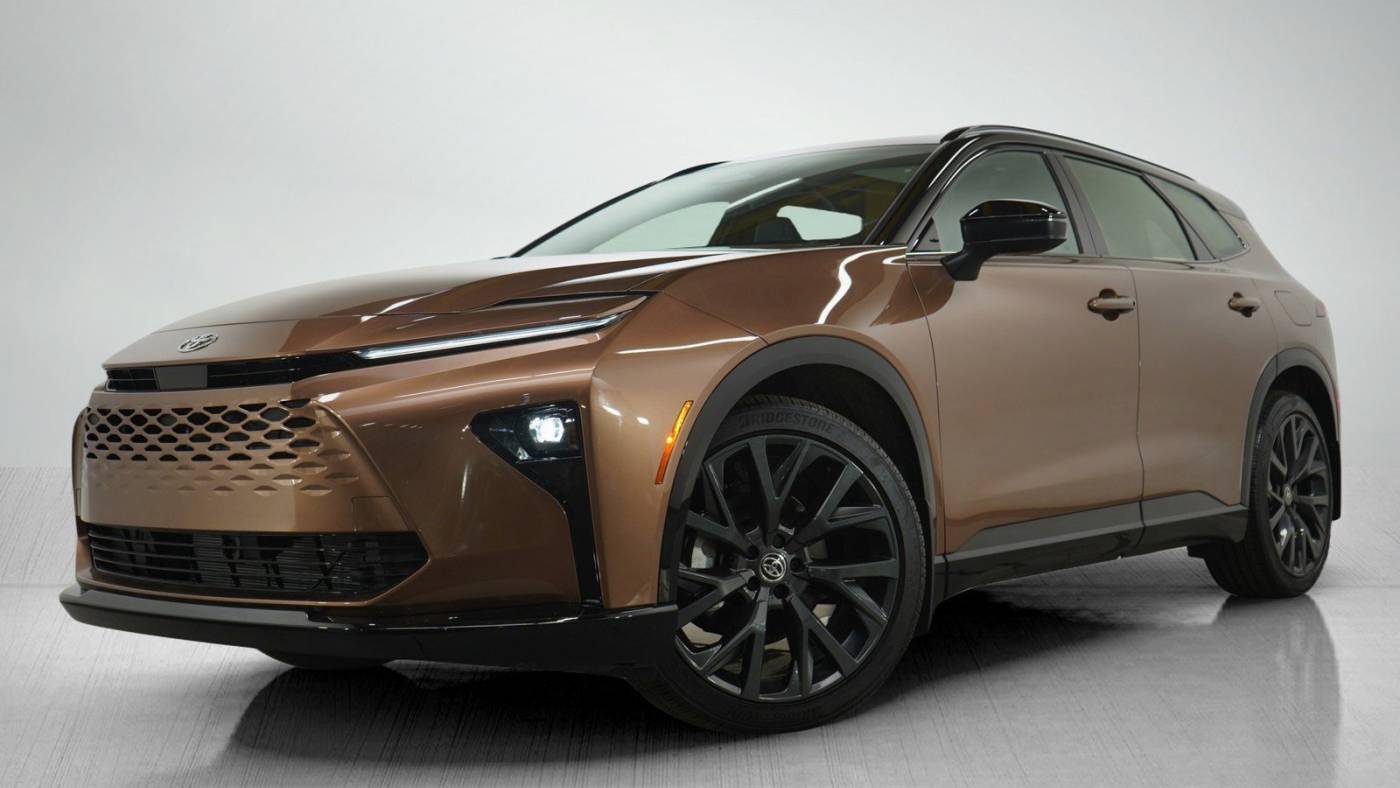 2025 Toyota Crown Signia XLE — SUV — 281 mi — Bloomington, MN