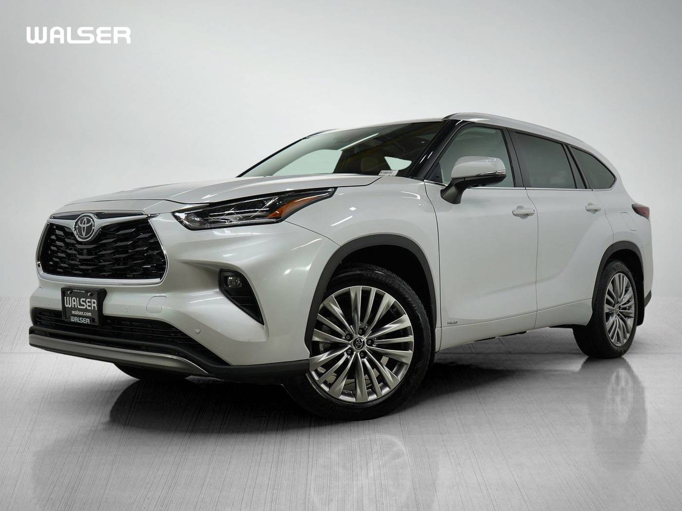 2025 Toyota Highlander Hybrid Platinum — SUV — 4,894 mi — Bloomington, MN