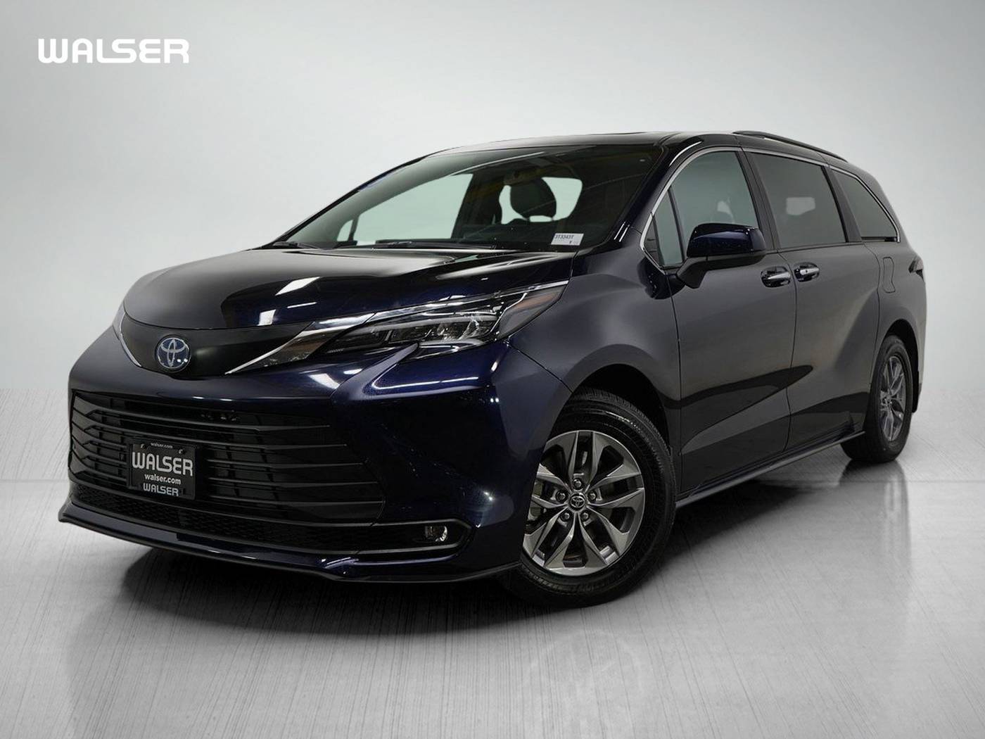 2025 Toyota Sienna XLE — Minivan — 4,927 mi — Bloomington, MN