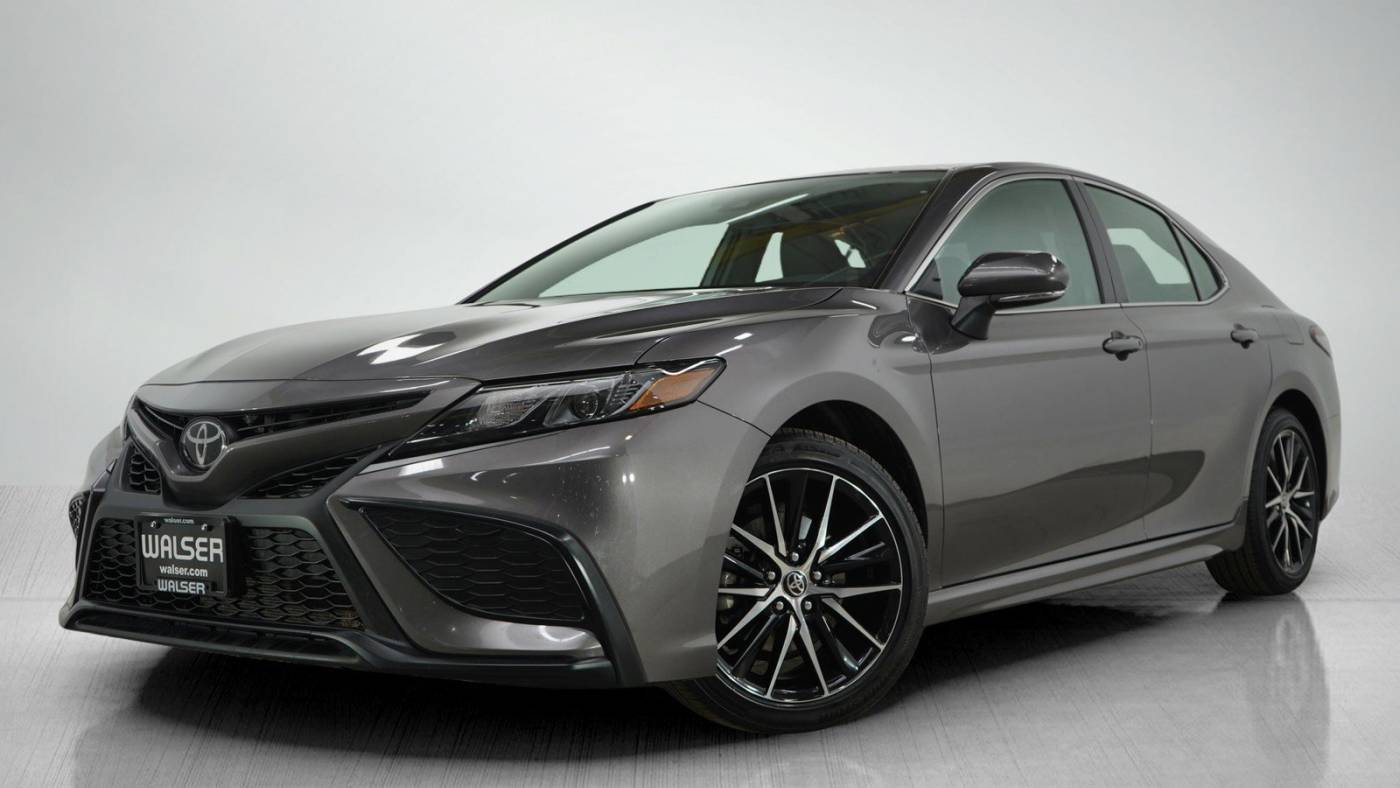 2024 Toyota Camry SE — Sedan — 18,242 mi — Bloomington, MN