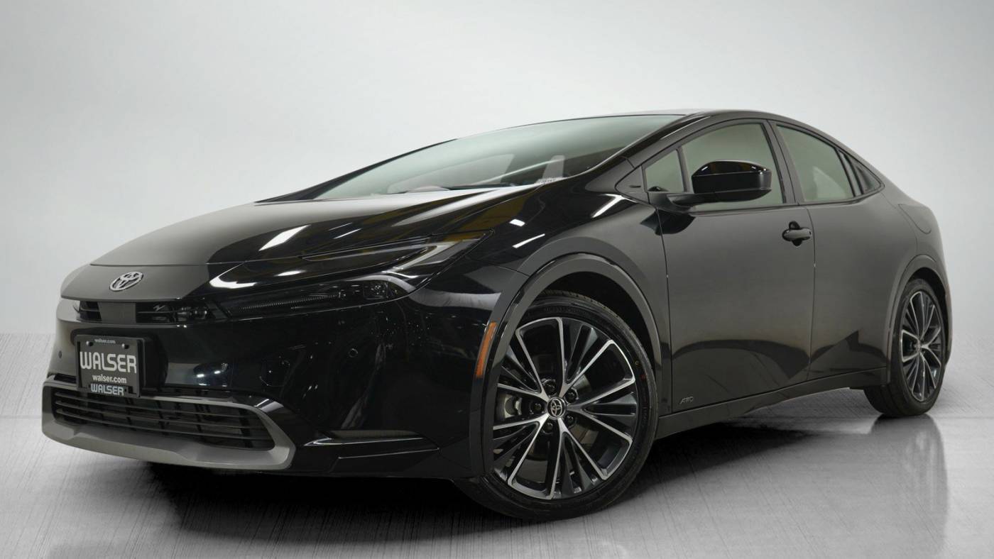 2024 Toyota Prius XLE — Hatchback — 850 mi — Bloomington, MN