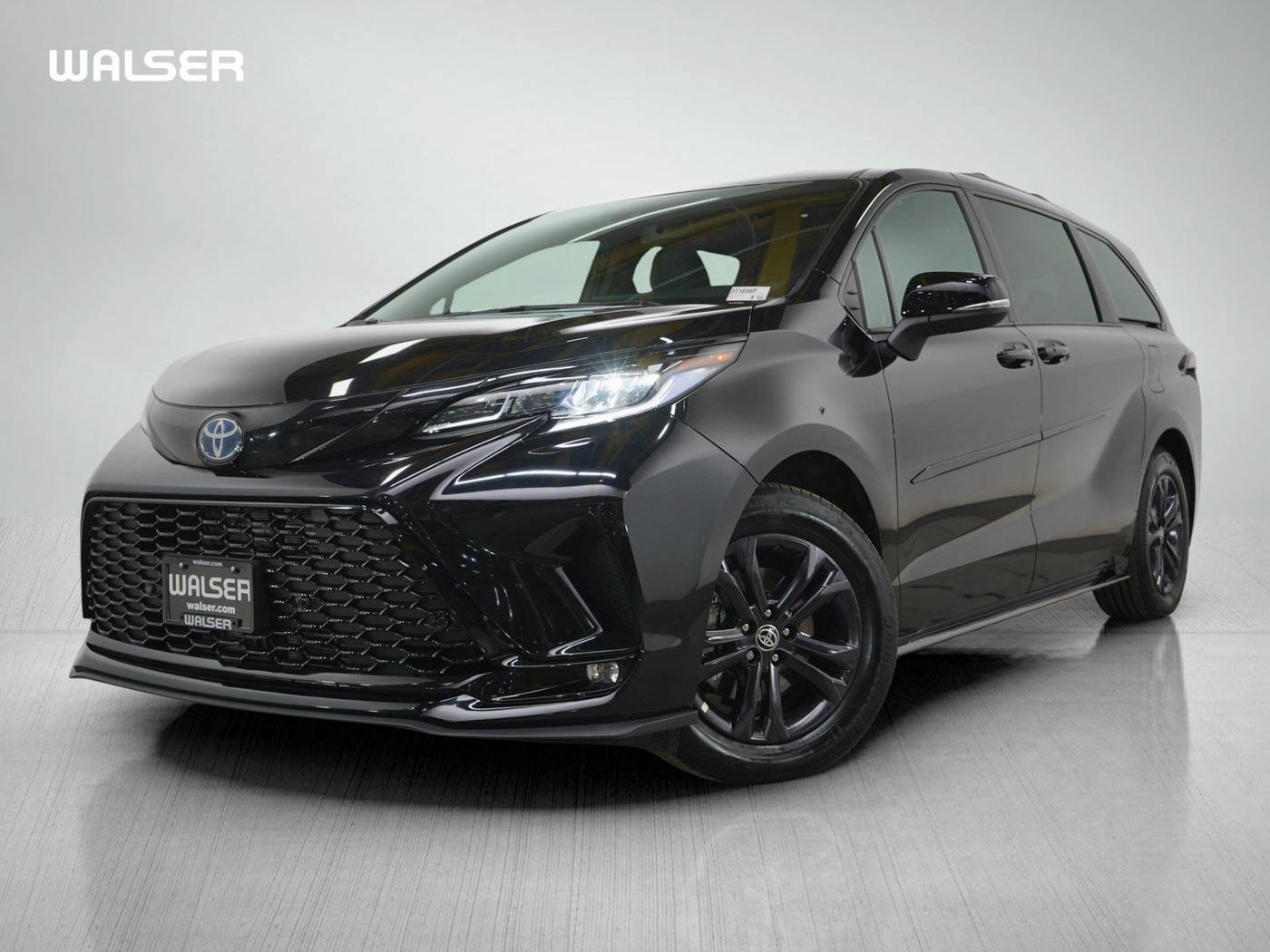 2025 Toyota Sienna XSE — Minivan — 7,501 mi — Bloomington, MN