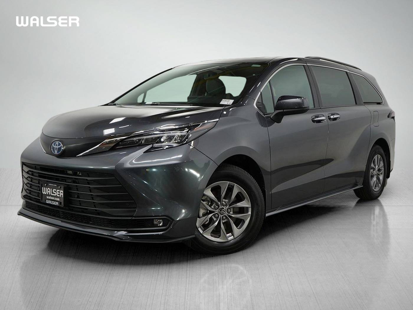 2025 Toyota Sienna XLE — Minivan — 9,425 mi — Bloomington, MN