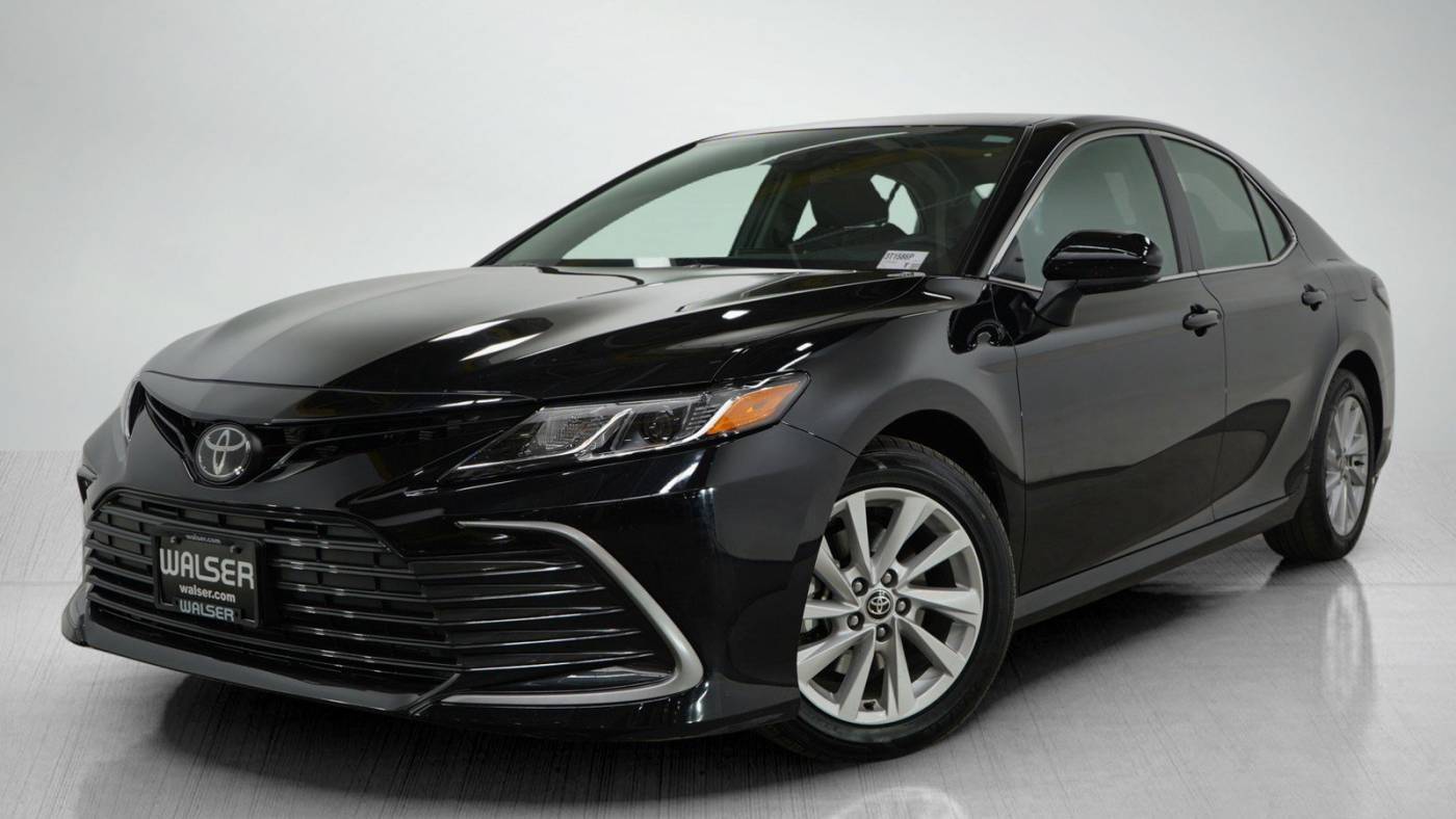 2024 Toyota Camry LE — Sedan — 23,508 mi — Bloomington, MN