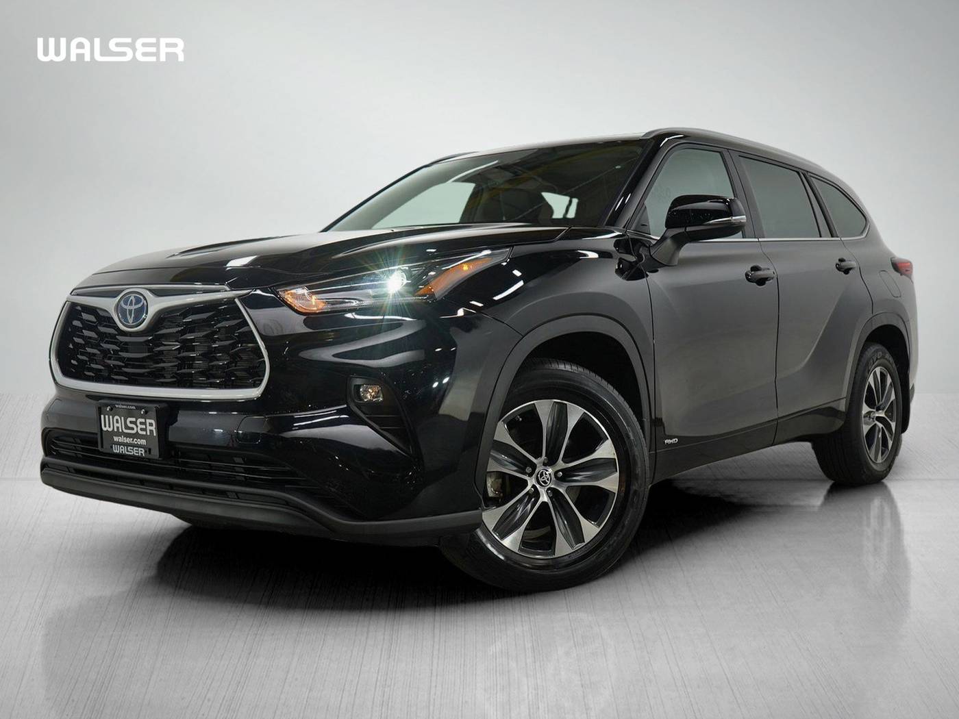 2023 Toyota Highlander Hybrid XLE — SUV — 19,110 mi — Bloomington, MN