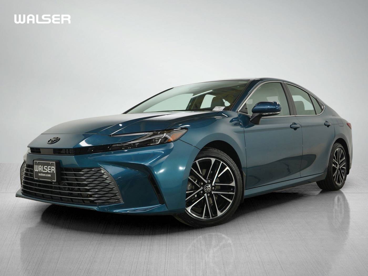 2025 Toyota Camry XLE — Sedan — 4,576 mi — Bloomington, MN