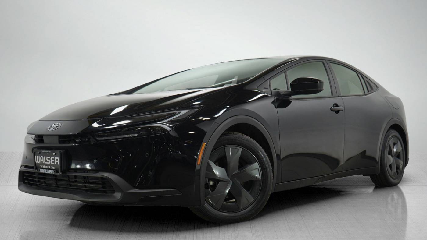2024 Toyota Prius LE — Hatchback — 17,856 mi — Bloomington, MN