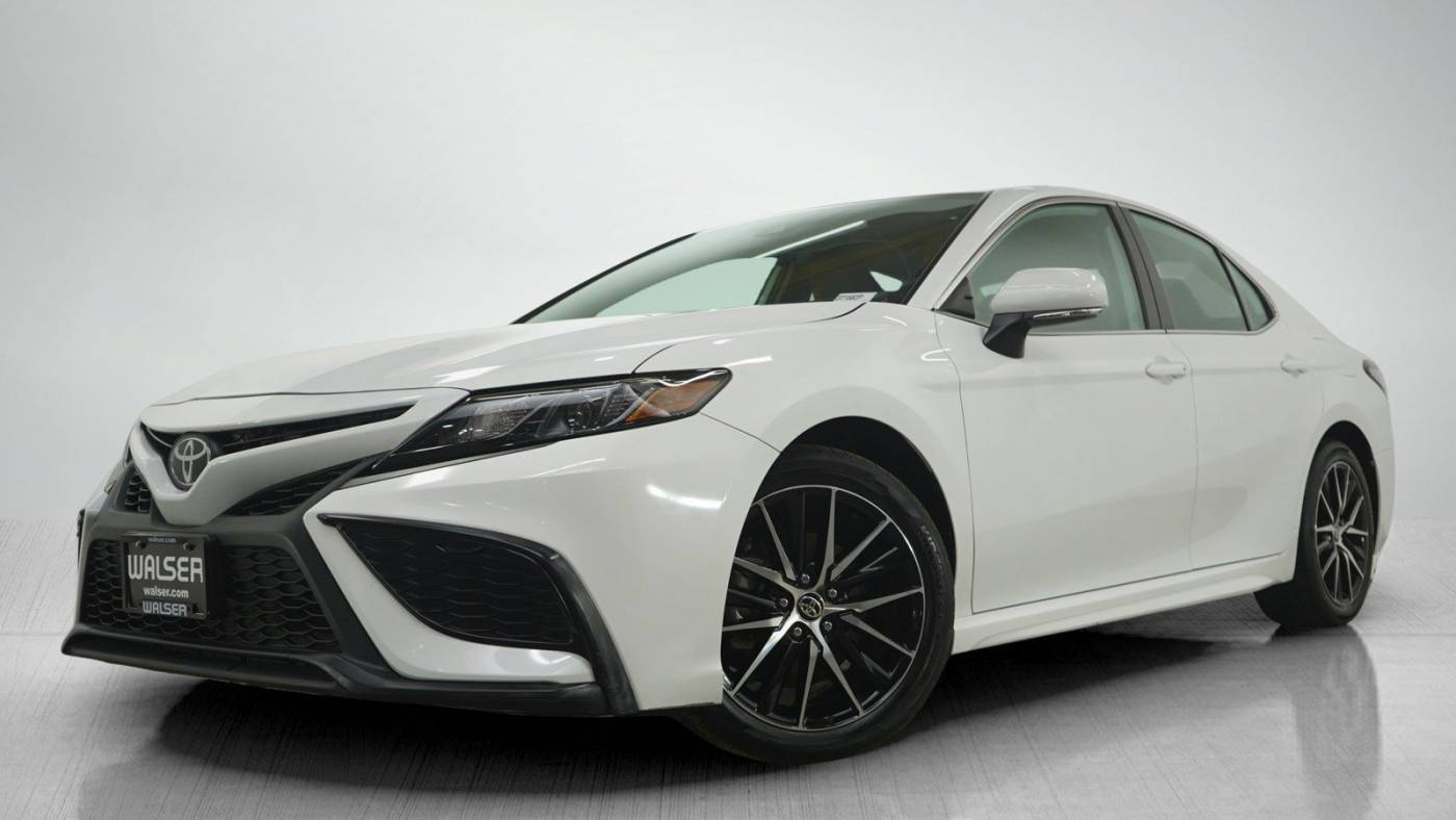 2024 Toyota Camry SE — Sedan — 24,903 mi — Bloomington, MN