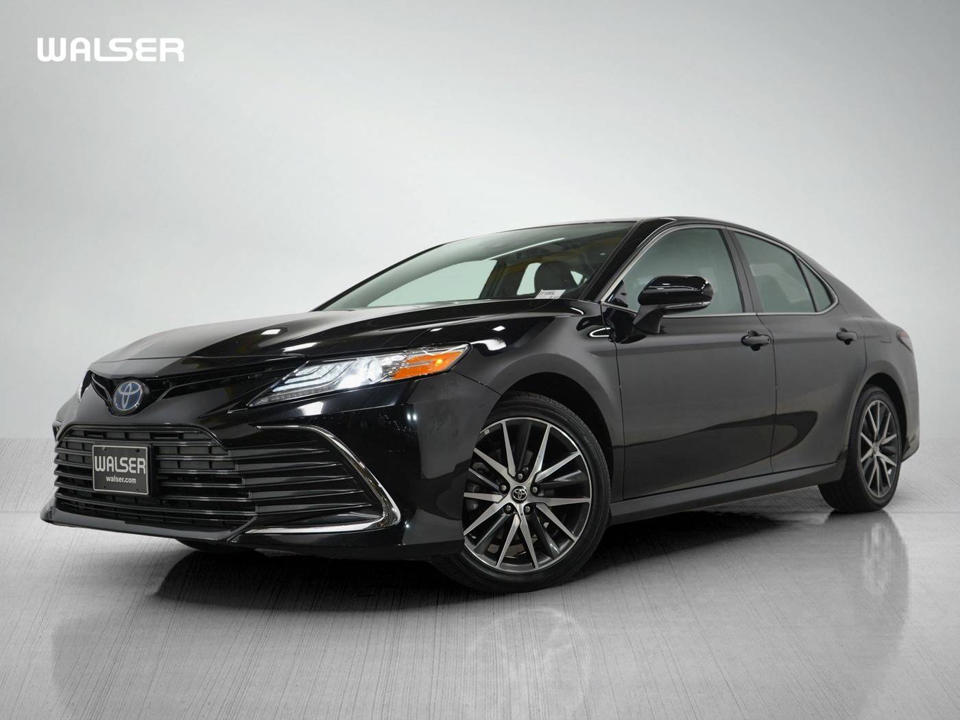 2022 Toyota Camry Hybrid XLE — Sedan — 29,456 mi — Bloomington, MN