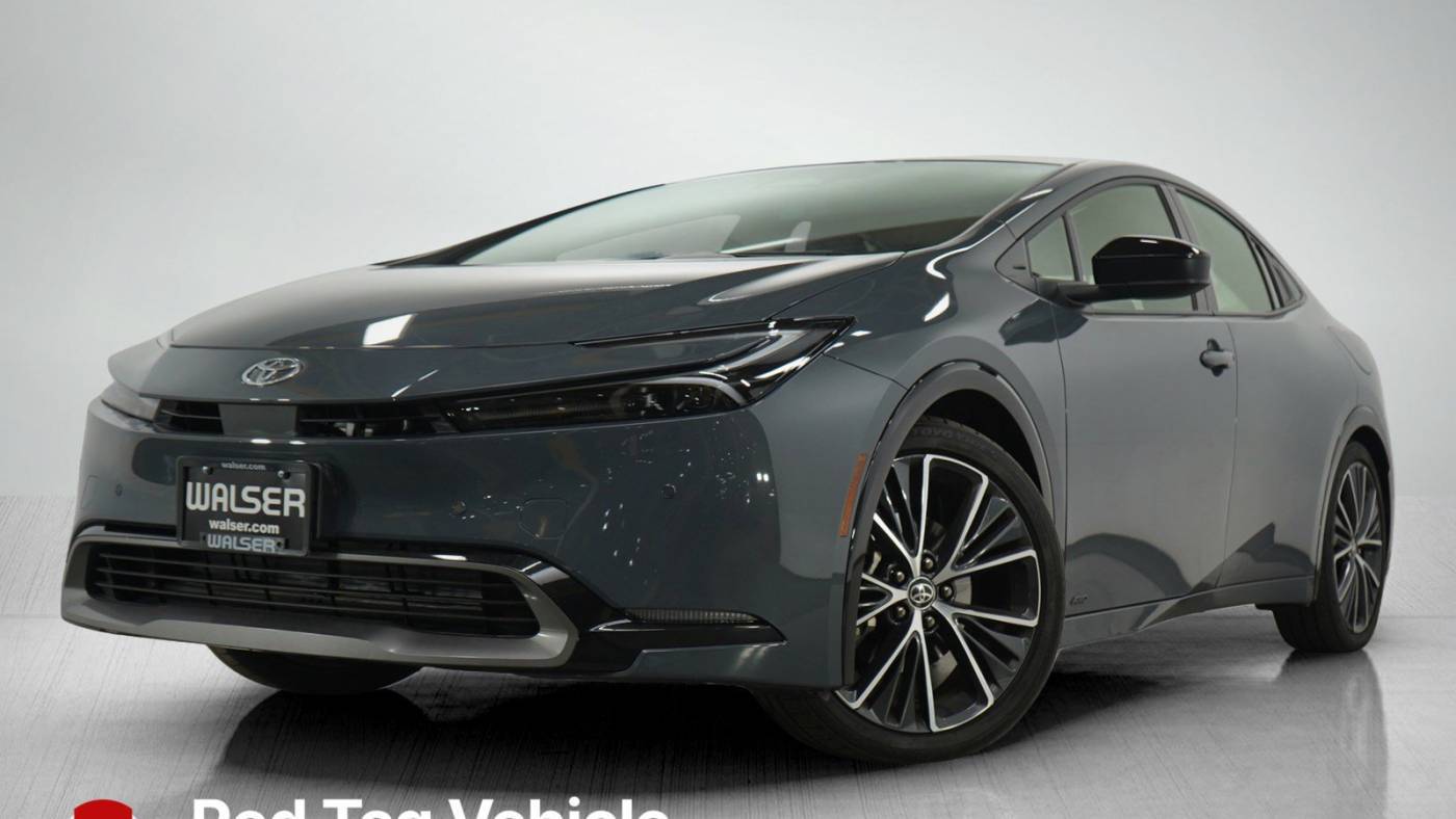 2023 Toyota Prius XLE — Hatchback — 5,248 mi — Bloomington, MN