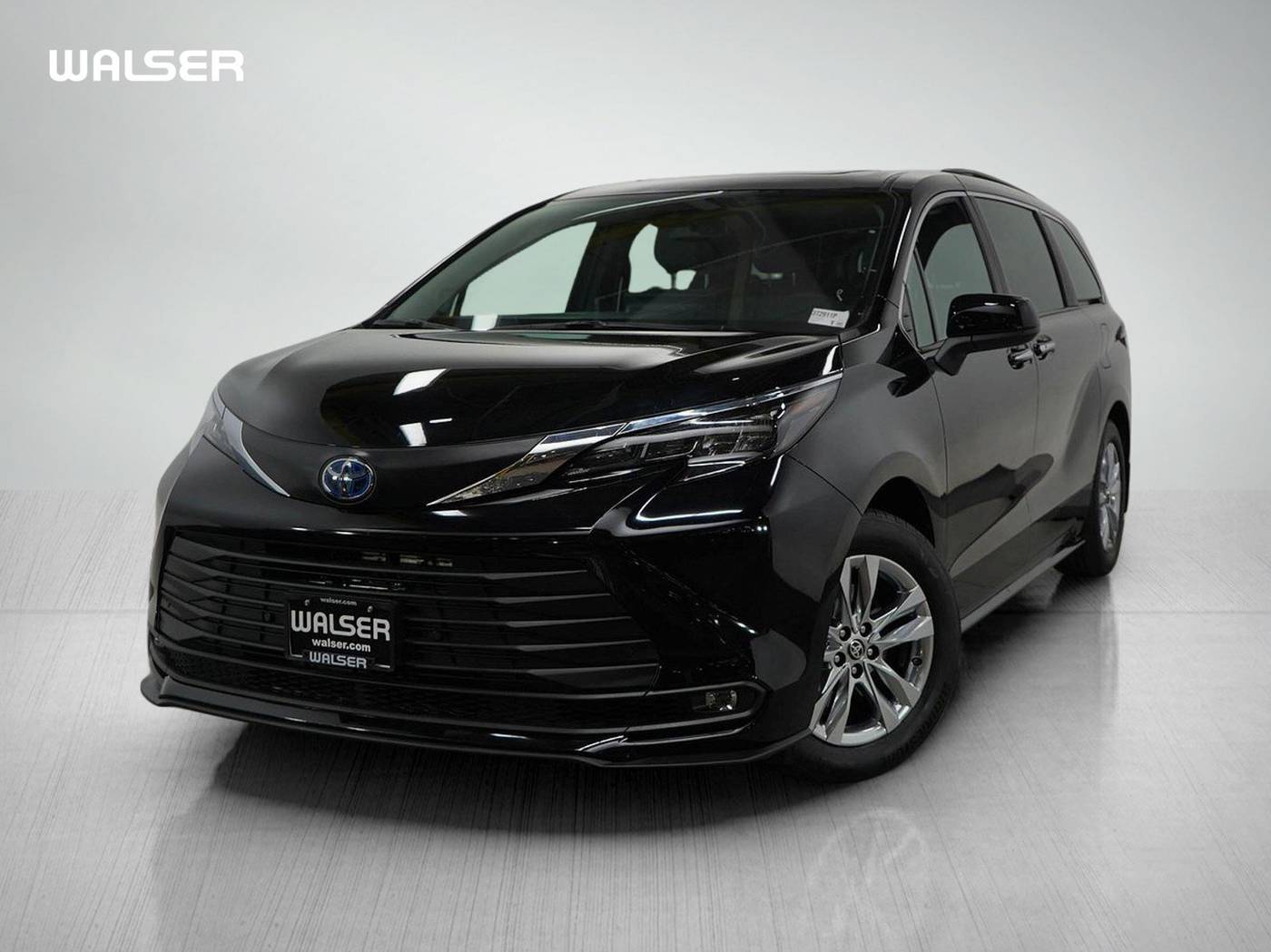 2025 Toyota Sienna XLE — Minivan — 12,393 mi — Bloomington, MN