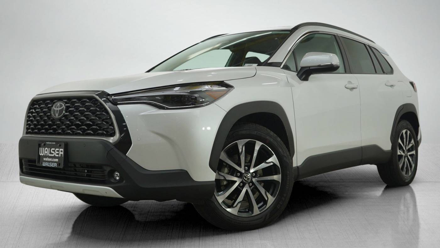 2024 Toyota Corolla Cross XLE — SUV — 4,111 mi — Bloomington, MN