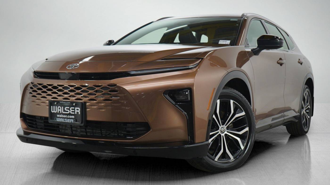 2025 Toyota Crown Signia XLE — SUV — 8,940 mi — Bloomington, MN