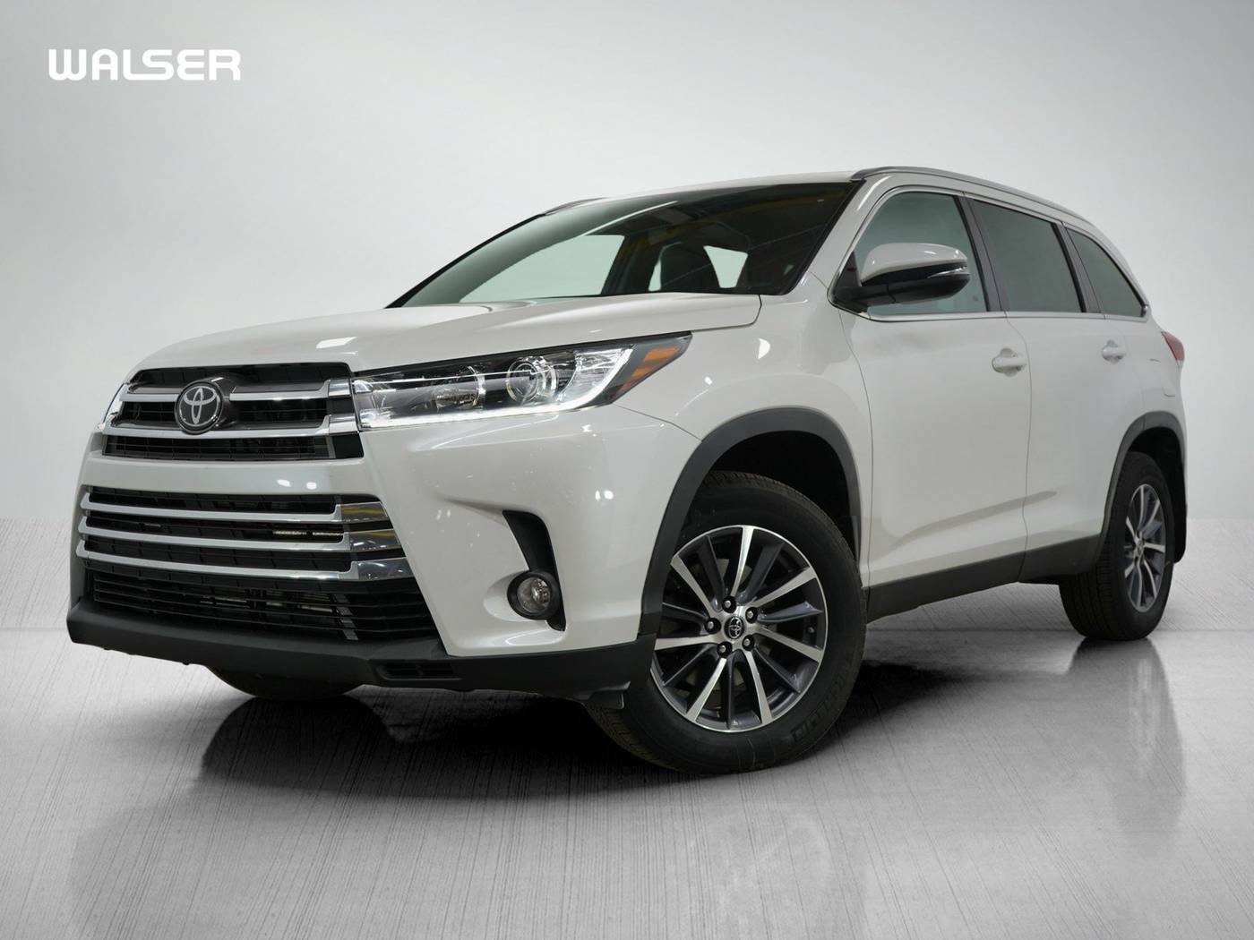 2019 Toyota Highlander SE V6 — SUV — 21,757 mi — Burnsville, MN