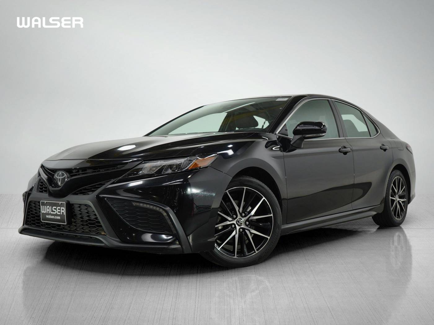 2024 Toyota Camry SE — Sedan — 24,881 mi — Burnsville, MN